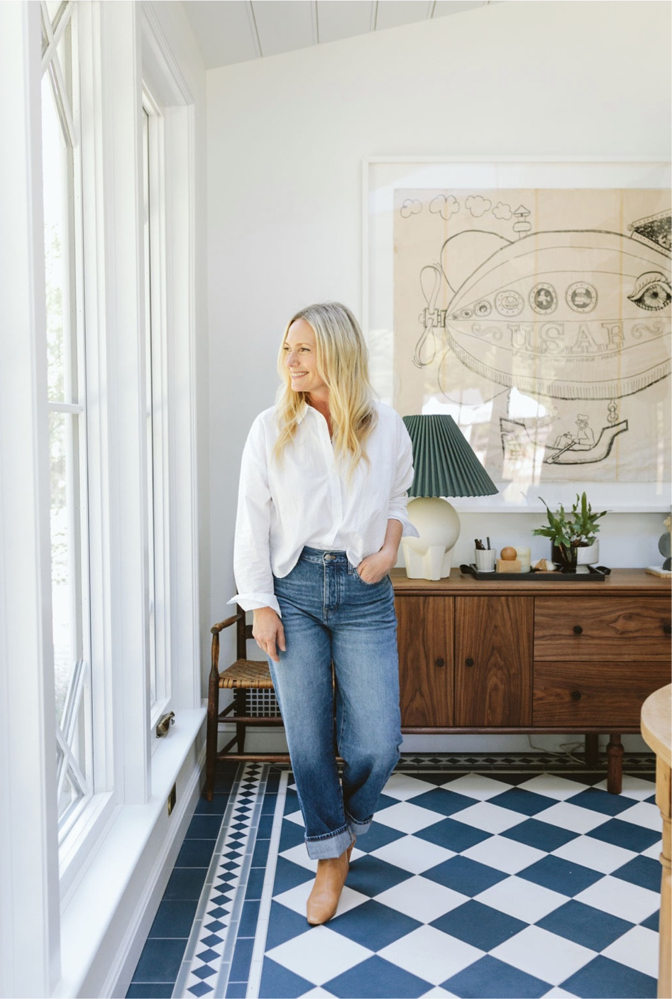 No more skinny jeans: my three favorite denim cuts are currently $50 off at Madewell right now. These straight leg jeans are super classic and comfortable. 

#LTKsalealert #LTKover40 #LTKstyletip