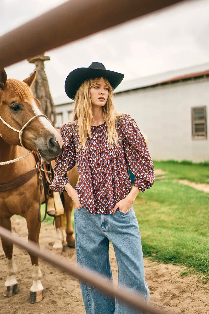 Daphne Top | Hunter Bell