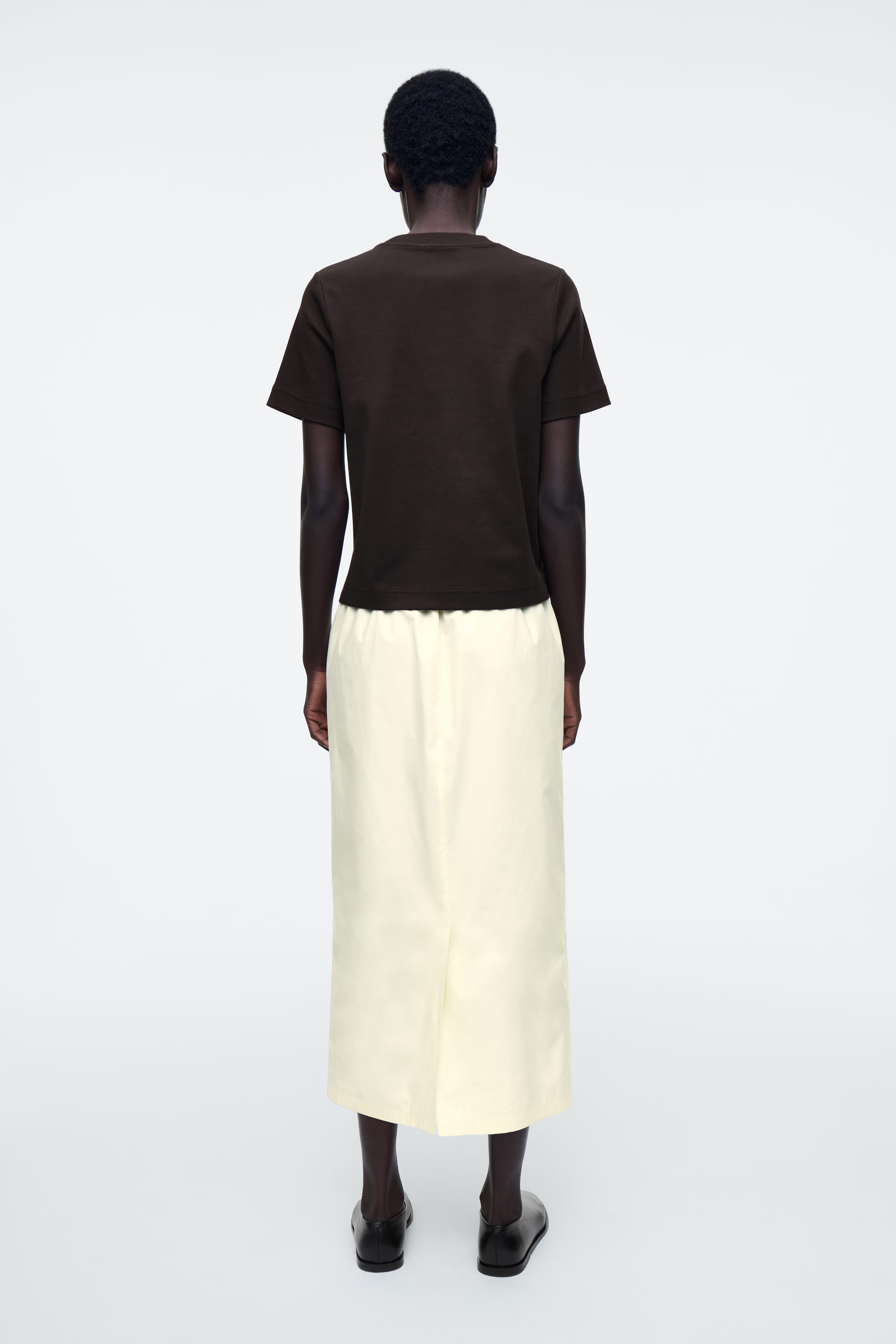 CLEAN CUT REGULAR T-SHIRT - DARK BROWN | COS | COS UK