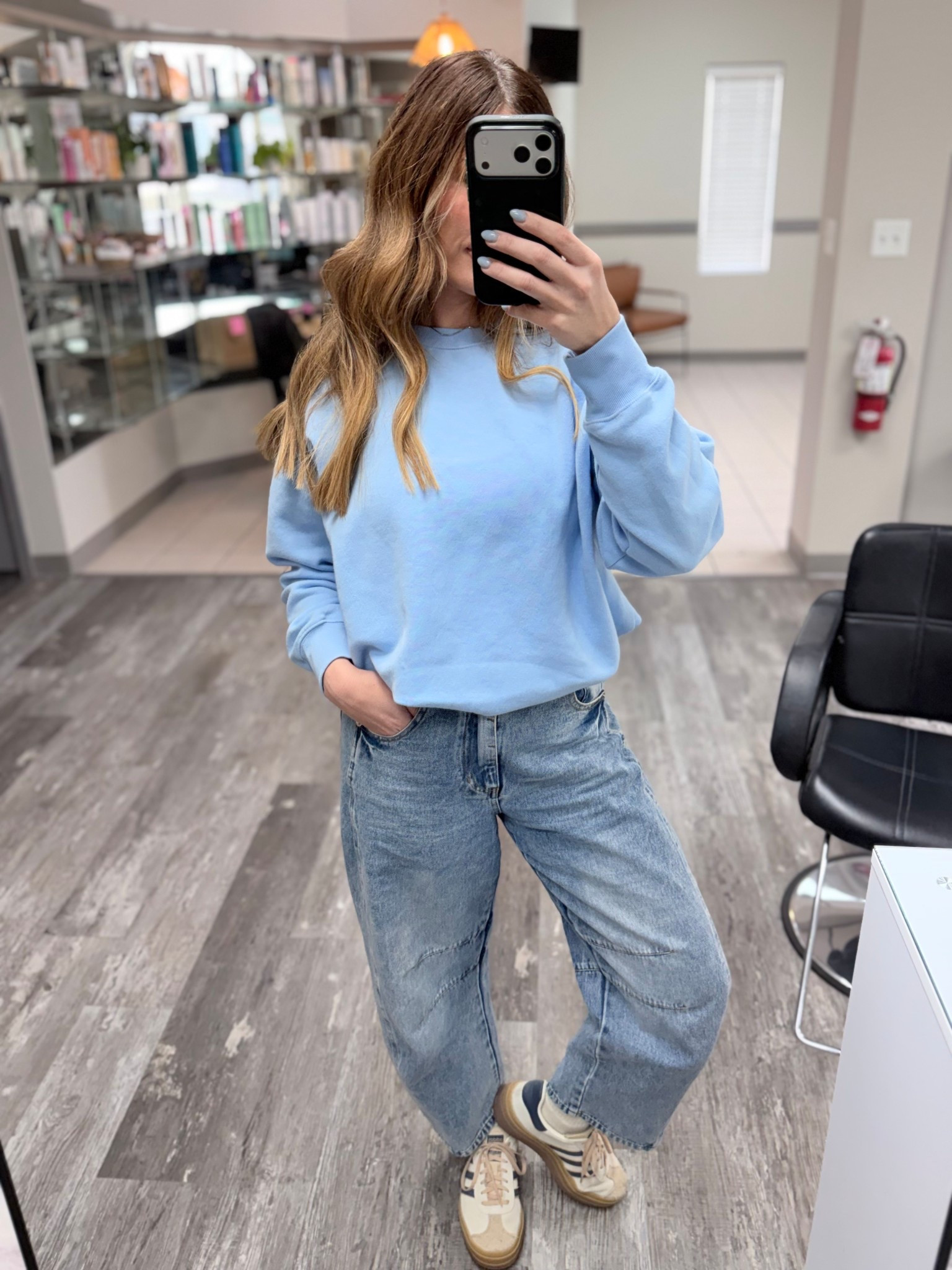 My MOST asked about pair of barrel jeans. Linked just for you all 👇🏼💙 

Wearing a size 4

#LTKmomlife #LTKgrwm #LTKootd