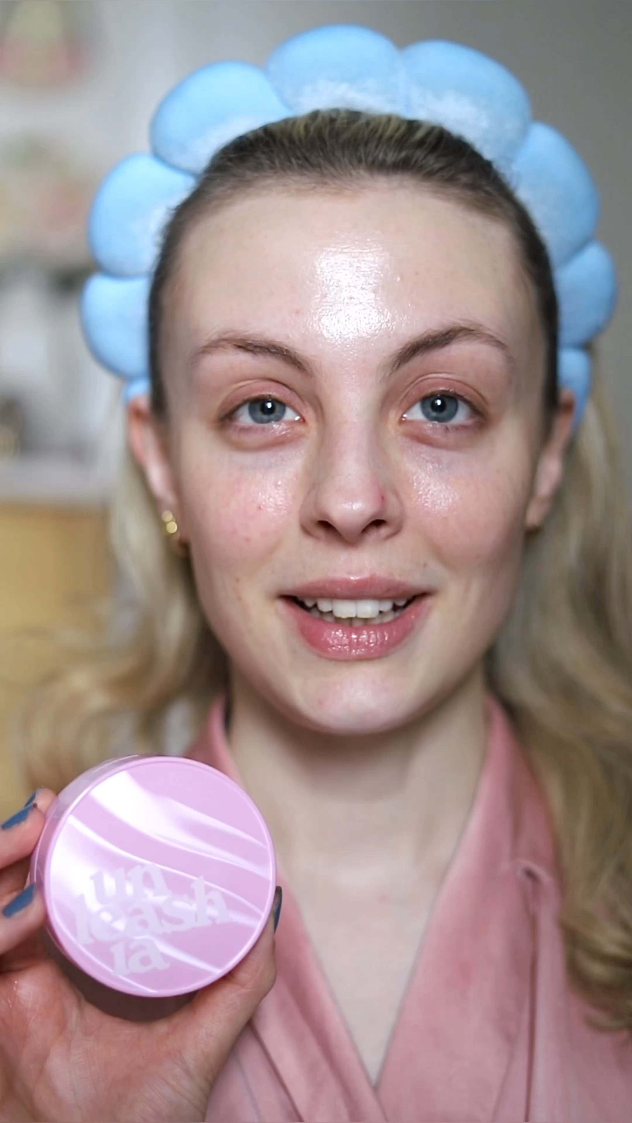 there’s a new korean cushion foundation on the market and this one has the most beautiful glass skin finish 🥹. i use the shade 21n.

it was very kindly gifted ❤️ 

#LTKeurope #LTKbeauty #LTKGiftGuide