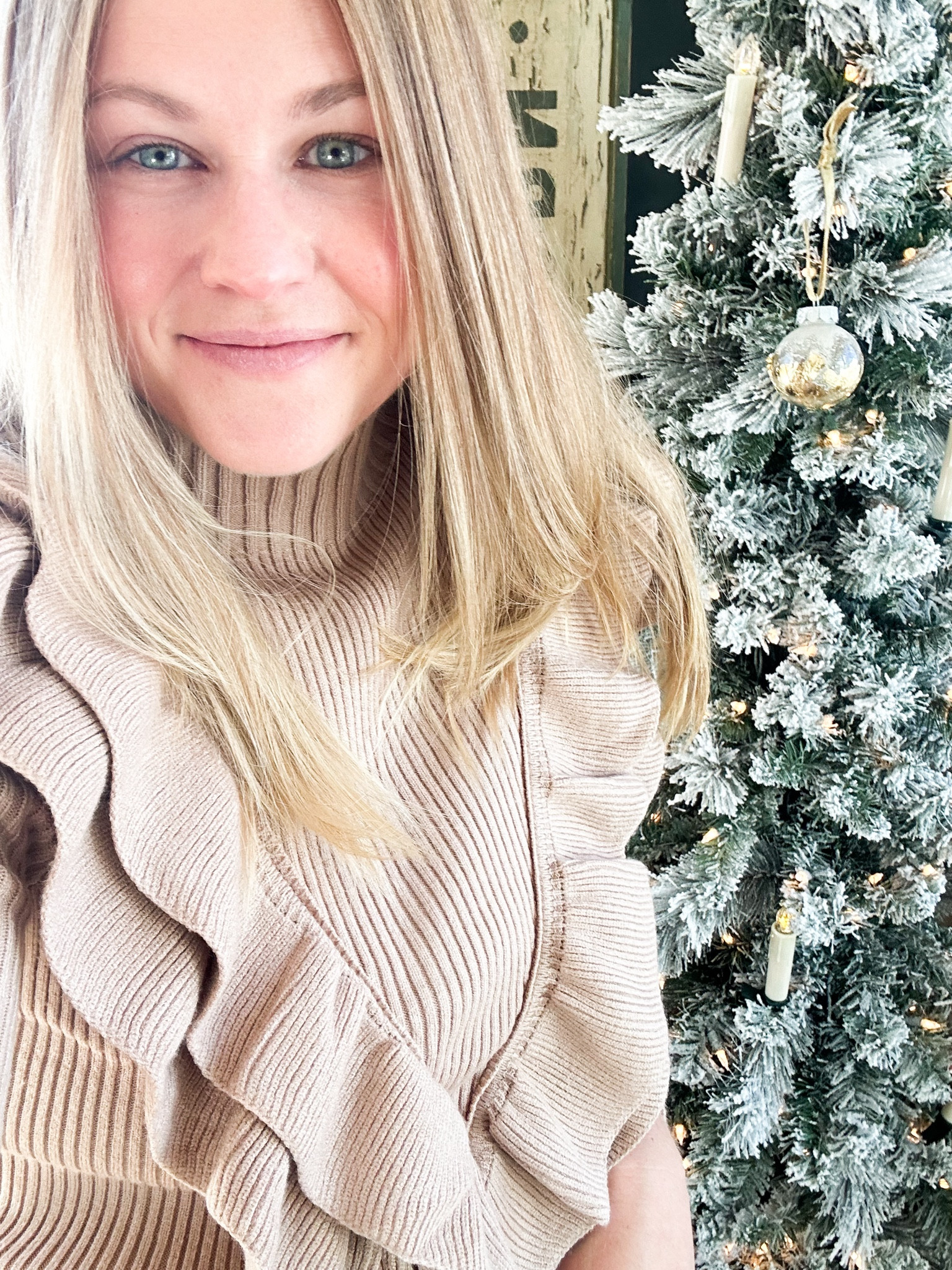 The perfect cozy holiday outfit 

#LTKparties #LTKSeasonal #LTKHoliday