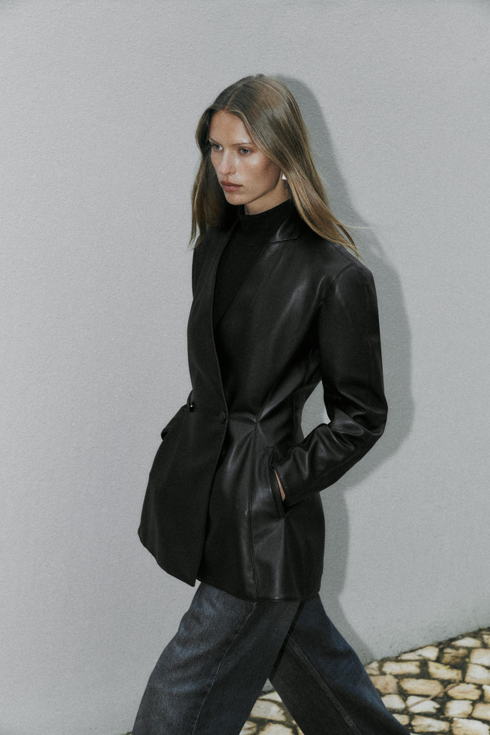 FITTED FAUX LEATHER BLAZER | Zara US