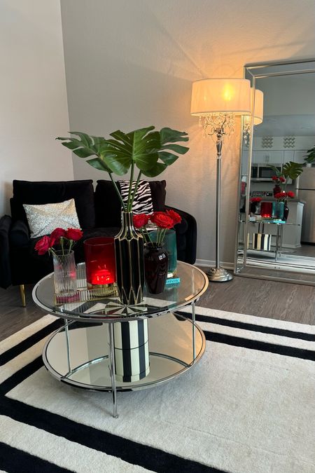 Living room interior decor 🥀✨
Home decor
Home finds
Velvet couch
Area rug
Coffee table
Decor


#LTKGiftGuide #LTKSaleAlert #LTKHome