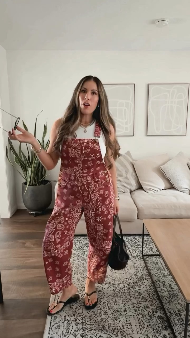 Mom outfit but make it chic ✨

These bandana overalls were an immediate “add to cart” situation 🛒 elevated this Amazon outfit with cute Amazon jewelry, Walmart purse and theses standout retro aviator sunglasses 🕶️ 

Write “SHOP” below and I’ll send you all the outfit details 

@amazonfashion #amazonfashionfinds #founditonamazonfashion #amazonfinds2026 
Amazon outfits for women, Amazon style finds, mom outfits, casual mom outfits