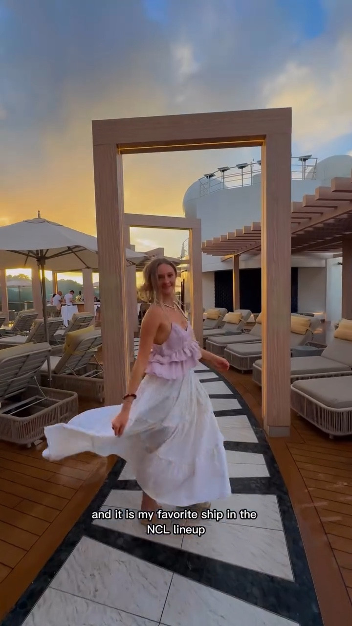 Why hello there @norwegiancruiseline Viva 👋🏼 This ship has everything you could ever want from a vacation and more, so tag someone you want to experience this once in a lifetime trip with!

Drone videos by @colinringas 

#CruiseNorwegian #NCLPartner #NorwegianViva #tastenorwegian