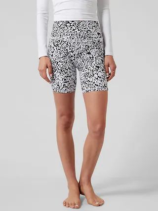 Salutation Stash Pocket II 7" Short | Athleta