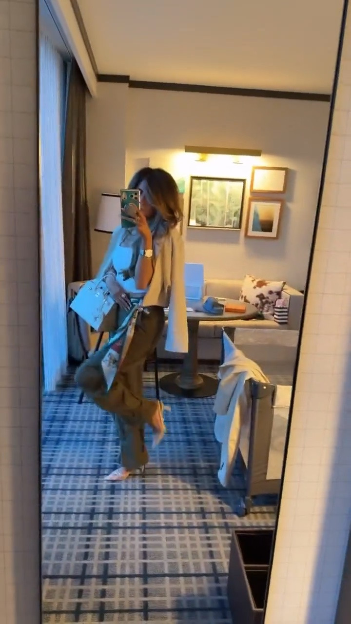 Wearing an XS in the jacket and US 2 in the pants! 

Zara fashion, Zara finds, Nordstrom fashion, Nordstrom finds, Bomber jacket, Army green pants, Silk scarf, Hermès inspired scarf, Fall outfits women, Date night outfits, Gemme Beauty, Emily Gemma

#LTKCon #LTKgrwm #LTKSeasonal