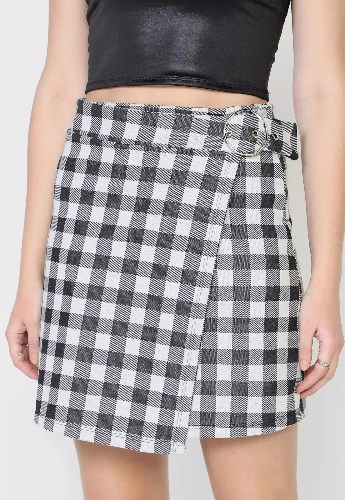 Saia Forever 21 Curta Xadrez Transpassada Branca/Preta | Dafiti (BR)