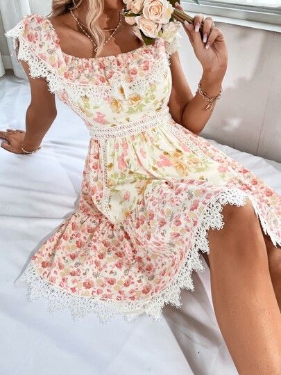 Floral Print Contrast Lace Ruffle Hem Dress | SHEIN