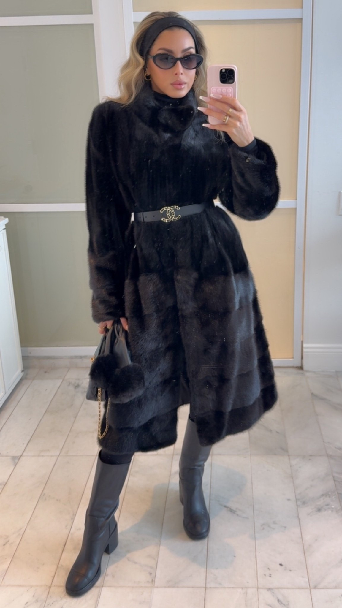 It's cold outside baby, love dressing the part. 

#LTKSeasonal #LTKootd #LTKdayinmylife