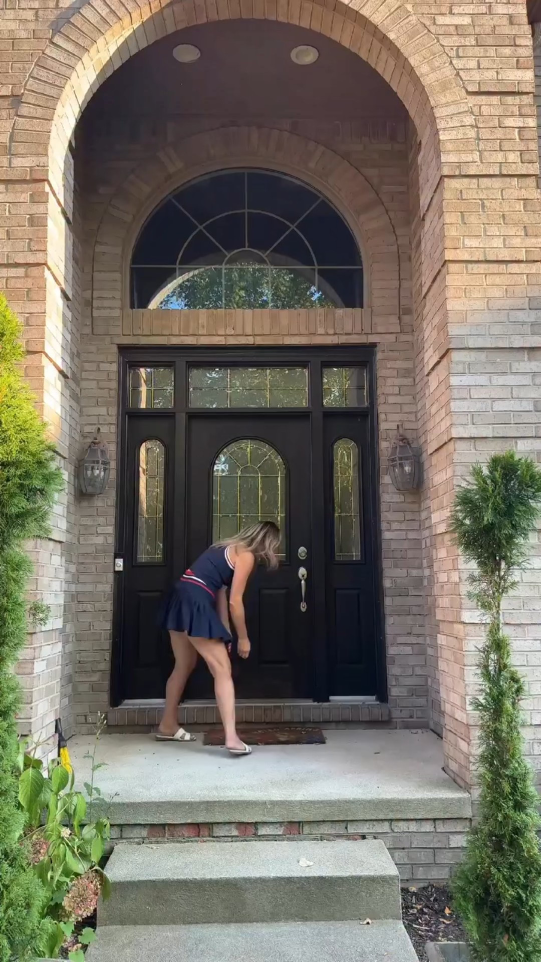 🍂✨ Sweeping away summer dust to make room for cozy fall vibes (and allll the porch pumpkins 🎃). Before the pumpkins, there’s the prep—and it makes such a difference! 🧹

🛒 Want the exact supplies I used? Comment SHOP and I’ll send you the link!