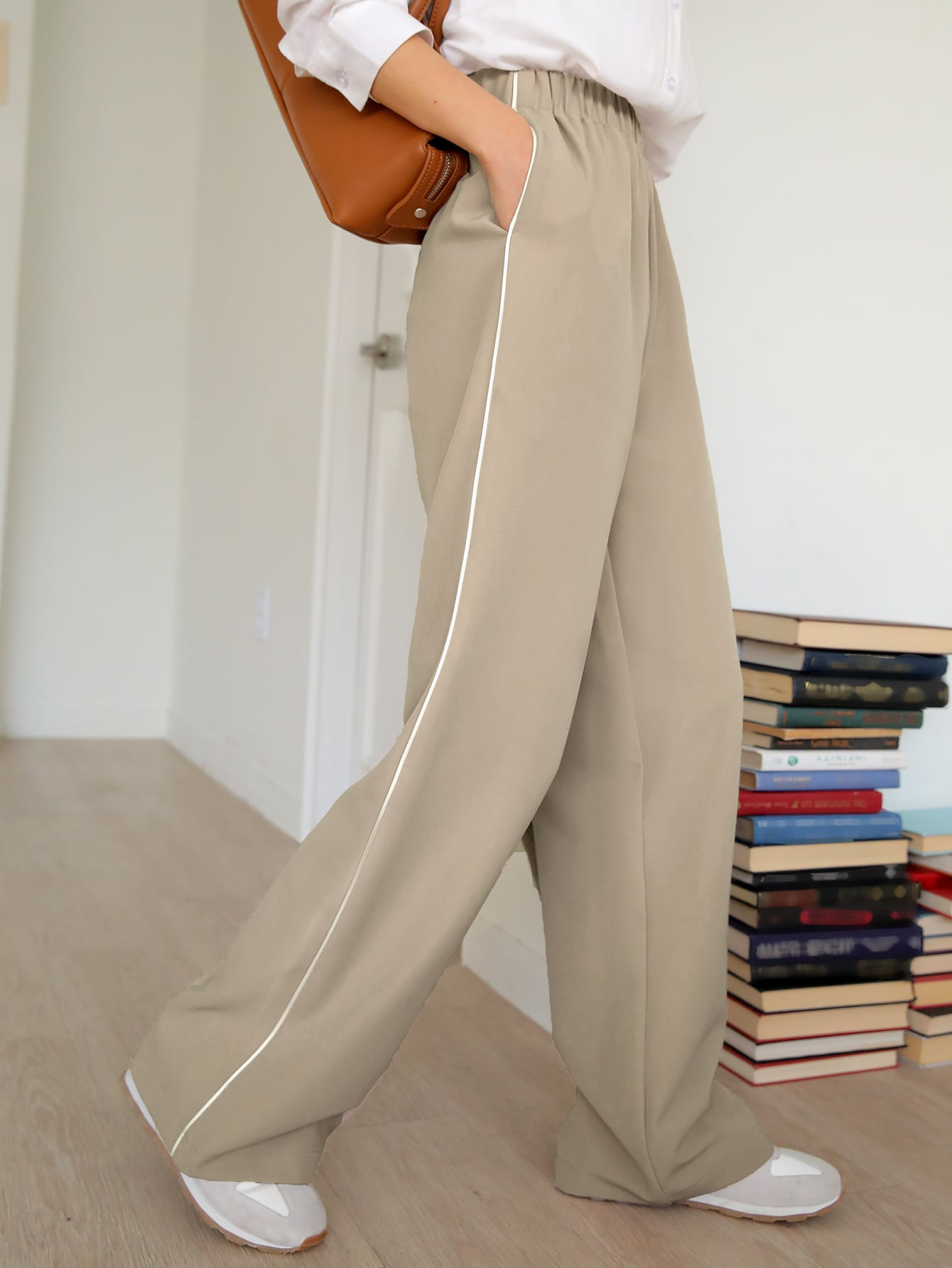 DAZY Contrast Piping Slant Pocket Pants | SHEIN
