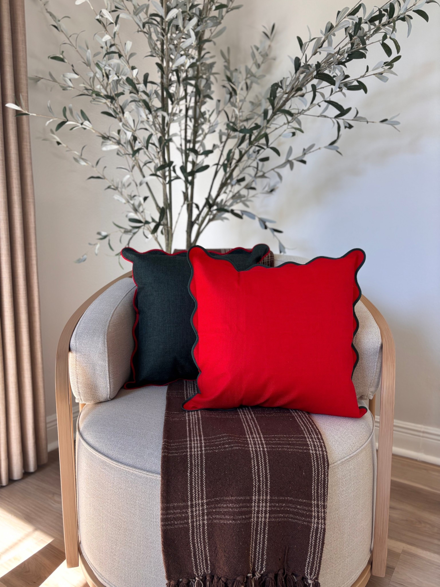 I decorate for Christmas in every single room, and my favorite way to add holiday cheer to a bedroom is by adding Christmas throw pillows! The pillows will arrive in time from @Wayfair for Christmas to get your home ready for holiday hosting! I linked my favorites in our LTK below!
#Wayfair #Ad #WayfairPartner

#LTKSaleAlert #LTKHome #LTKHoliday