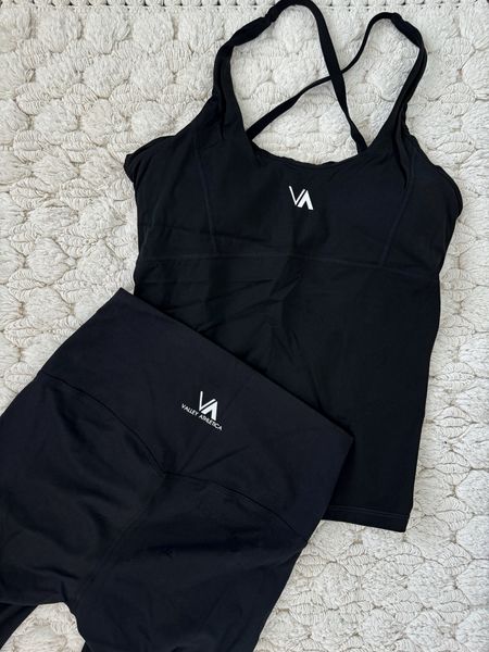 Today’s workout set from Valley Athletica did not disappoint. These leggings are so soft that I find myself grabbing them just to lounge around the house. 
(Both come in multiple color options)

#ValleyAthletica #valleyathleticapartner #fitness #workoutoutfit #gymclothes #workoutwear #athleisure 

#LTKActive #LTKfitness #LTKstyletip
