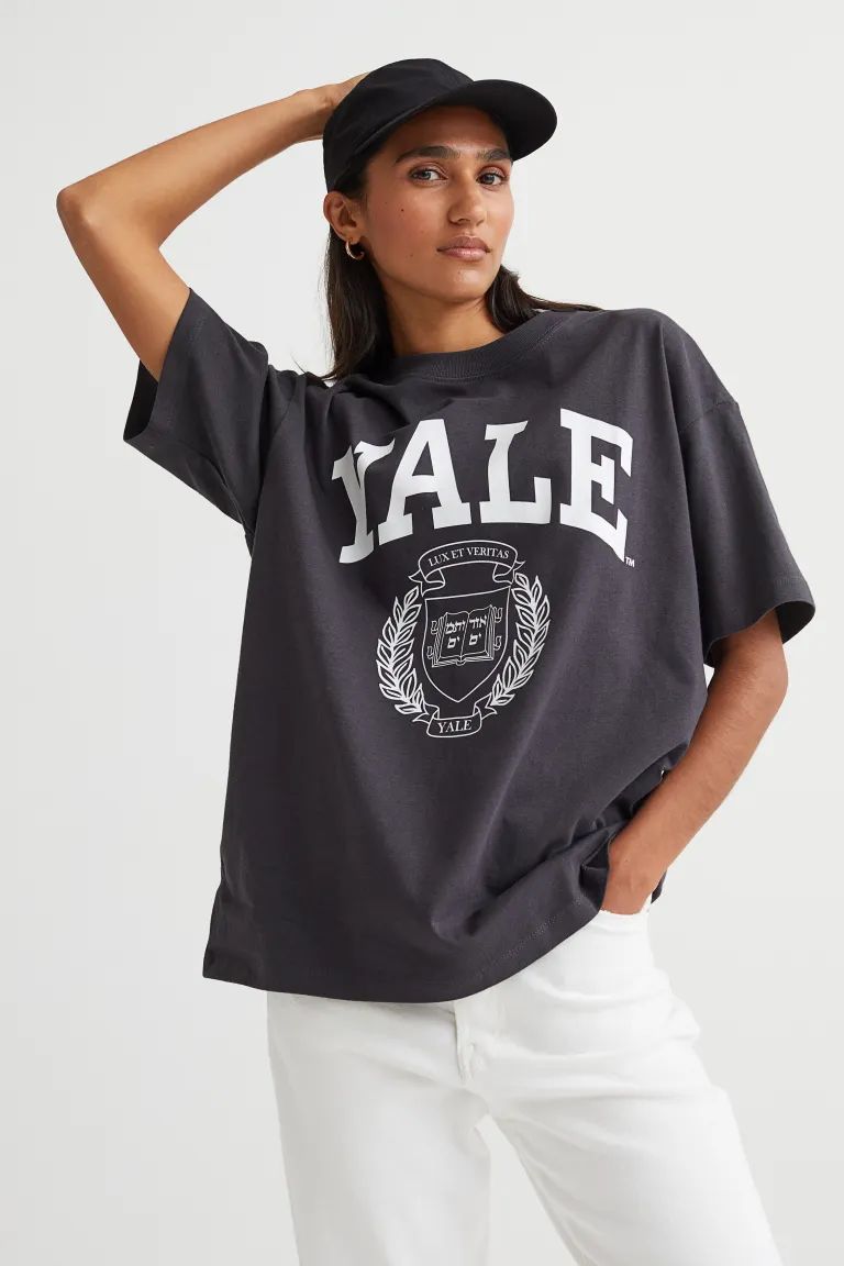Conscious choice  New ArrivalOversized T-shirt in soft cotton jersey with a printed graphic desig... | H&M (US + CA)