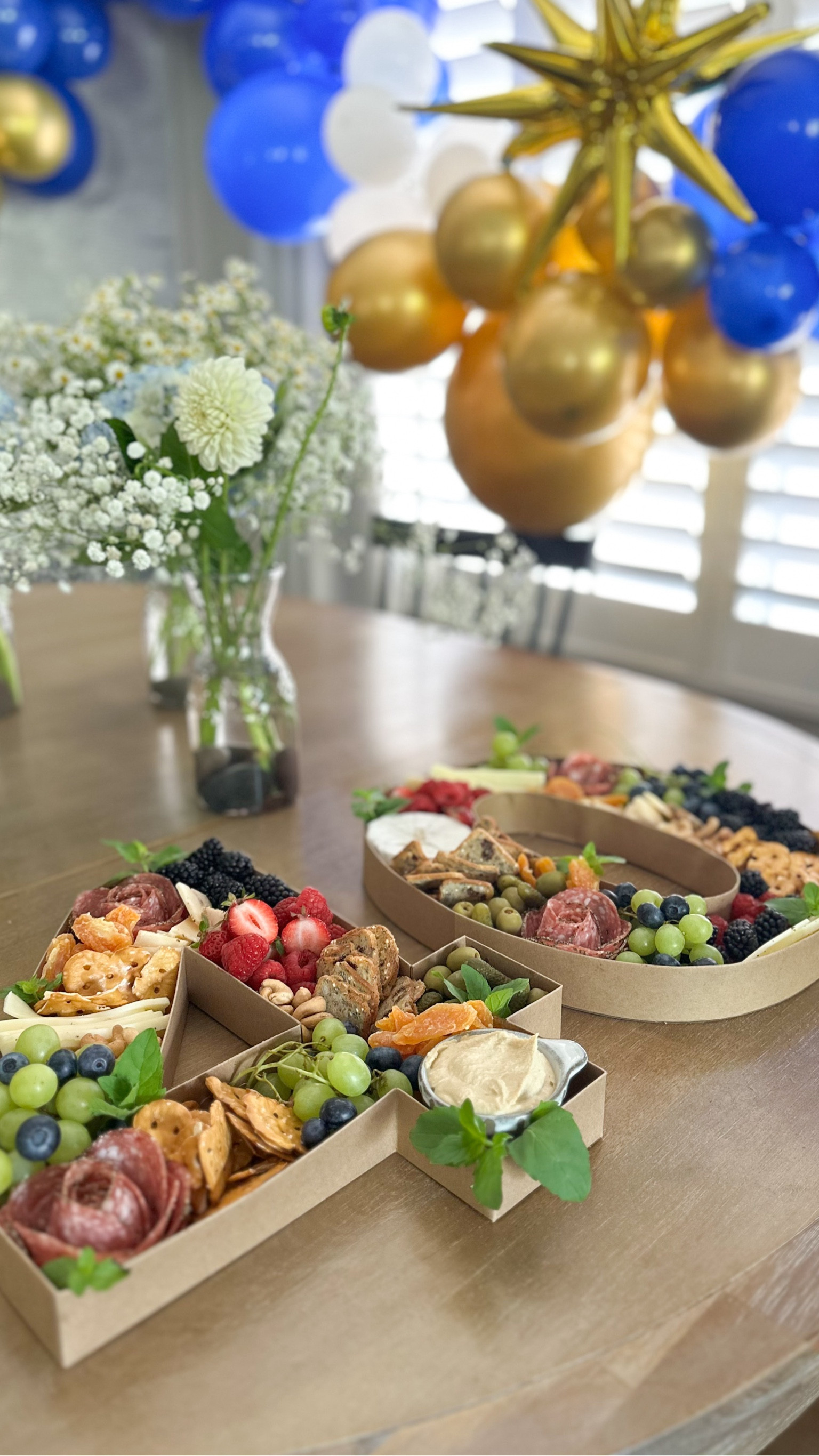 Birthday charcuterie

Cardboard numbers for charcuterie board. 40th birthday party. 

All the ingredients I used are from Trader Joe’s!