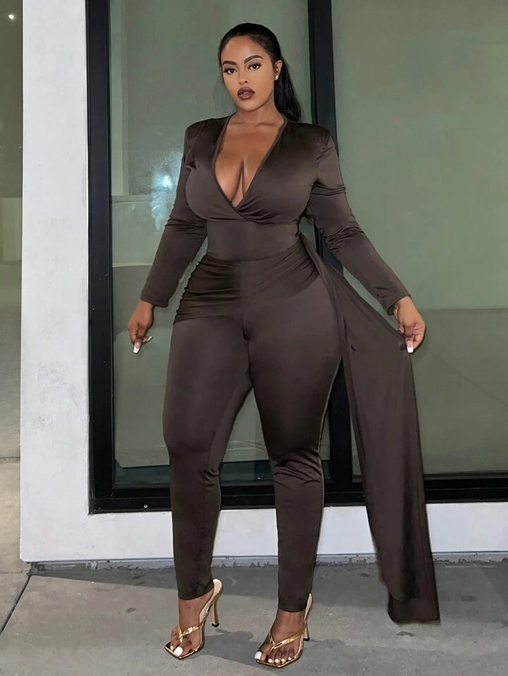 SHEIN Slayr Women's Plus Size Deep V-neck Pleated Jumpsuit | SHEIN