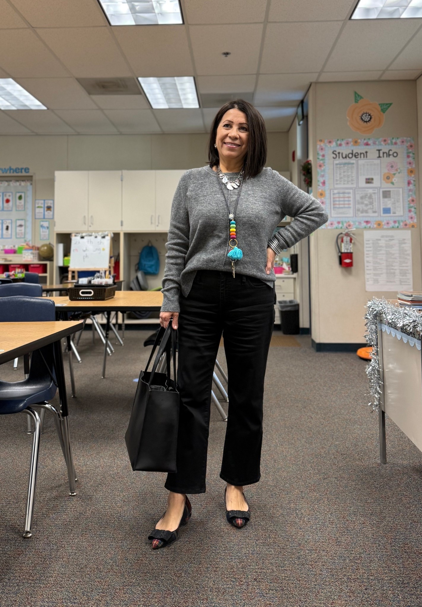 Teacher outfit idea ✏️


winter outfit | holiday outfits | holiday style | tartan plaid flats | plaid shoes


#LTKSaleAlert #LTKHoliday #LTKPetite