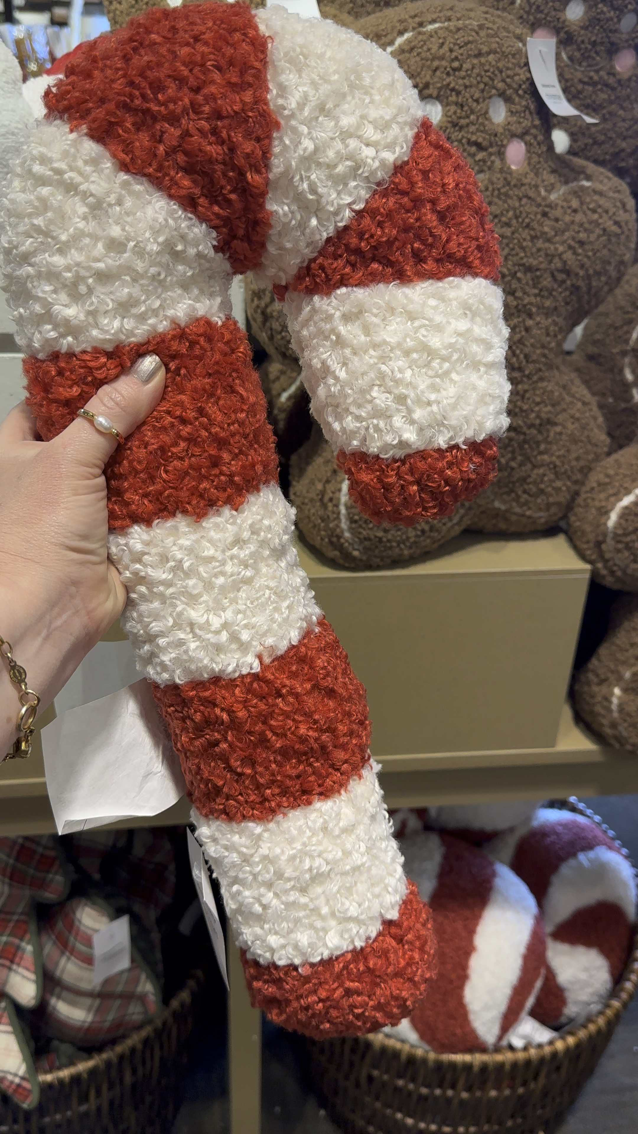 Kirkland’s Home has 25% Off shaped pillows with code SAVE25!🎅🏻❤️🎄🍪

#LTKHoliday #LTKHolidaySale #LTKSeasonal