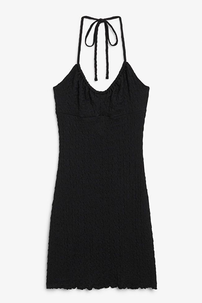 Black short crinkle halter dress
                  			
				€ 10 
			
				€ 20 
	-50% | Monki
