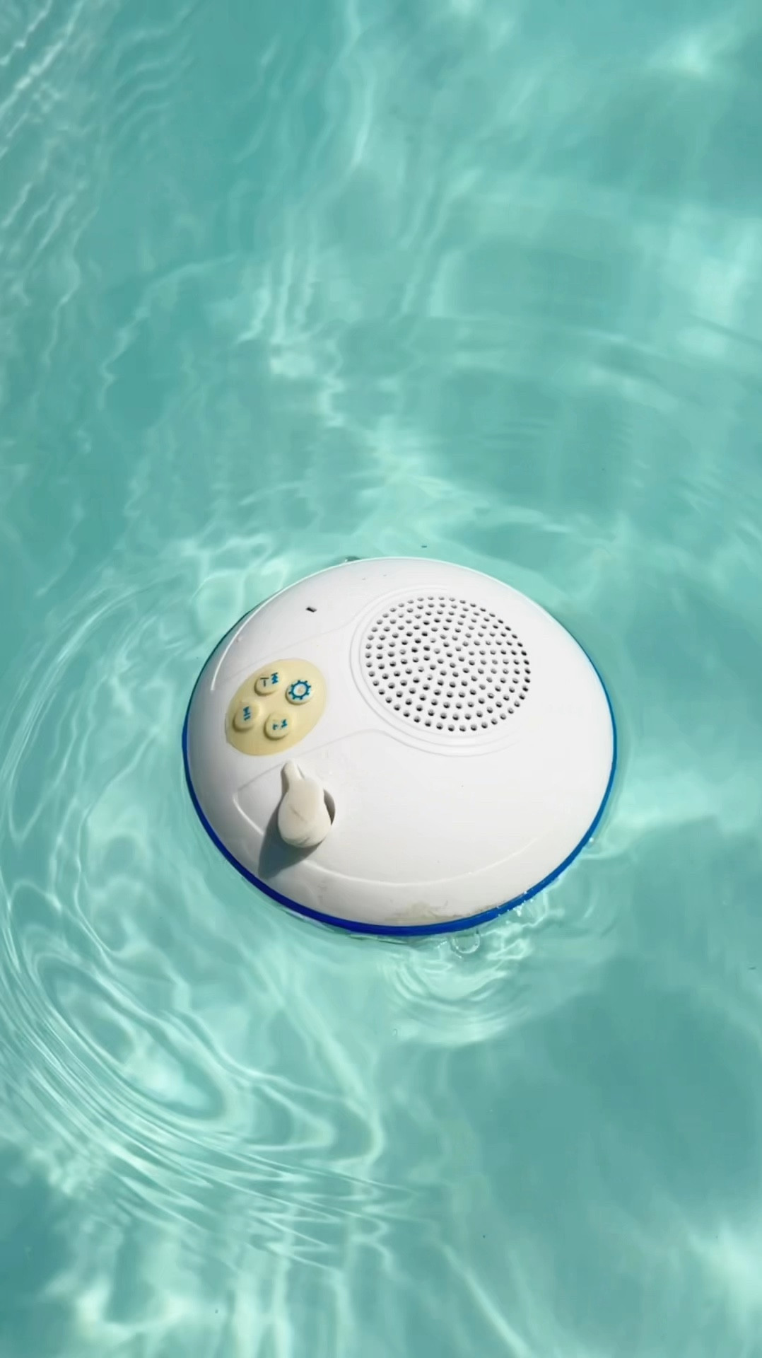 the best pool speaker ever!! 