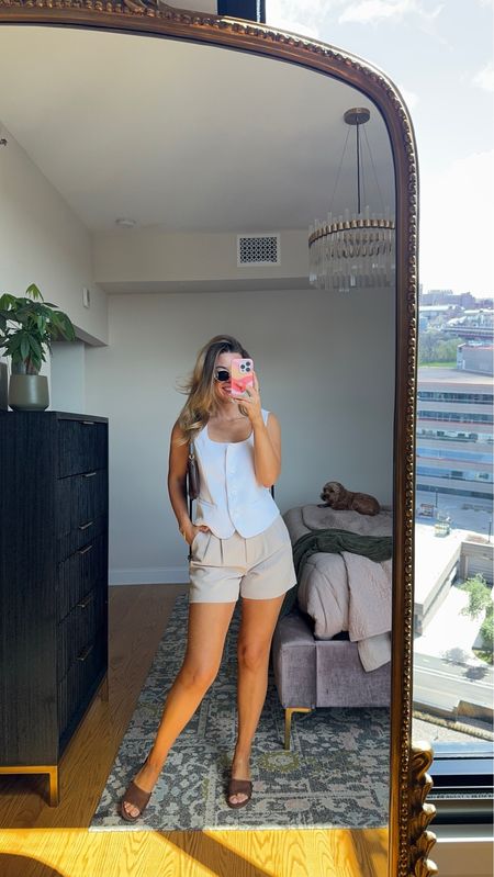5 piece mini Abercrombie capsule wardrobe! 25% off all shorts + additional 15% off with code AFSHORTS this weekend only
wear my usual size 26 and small
Sojos code: sojoemerson

#LTKSaleAlert #LTKSeasonal #LTKFindsUnder100