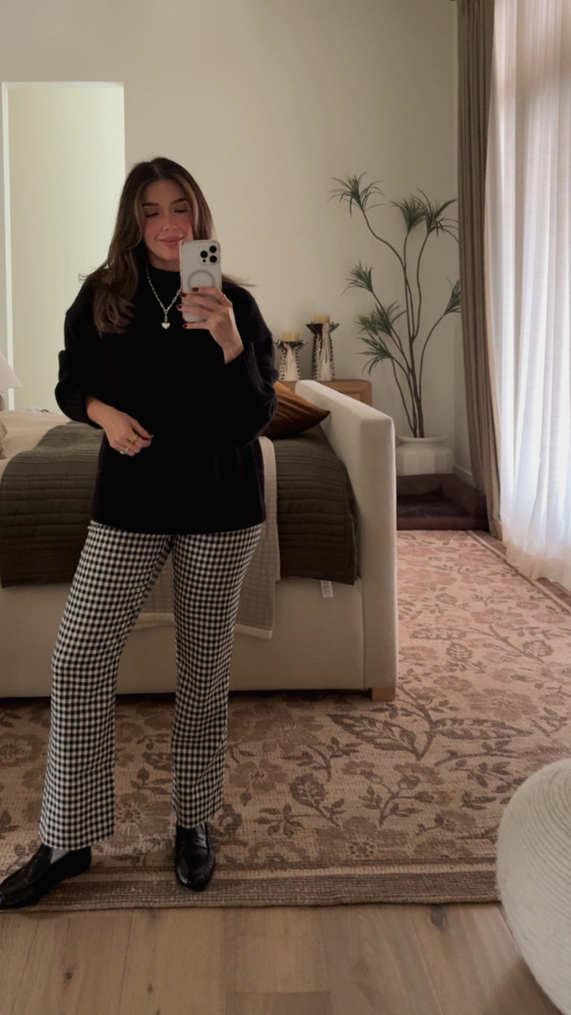 Friday fit check wearing the cutest pants. Tts!

#LTKSeasonal #LTKWorkwear #LTKHoliday
