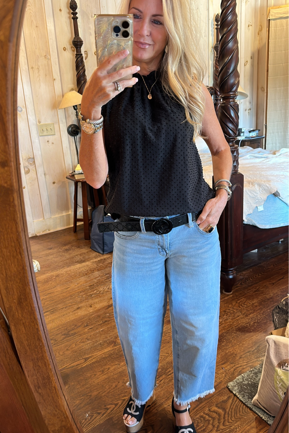 I love these jeans!!!


#LTKOver40 #LTKFindsUnder50 #LTKStyleTip