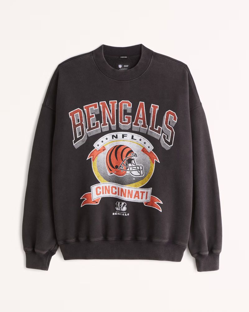 Abercrombie & Fitch Men's Cincinnati Bengals Graphic Crew Sweatshirt in Black - Size XXL | Abercrombie & Fitch (US)