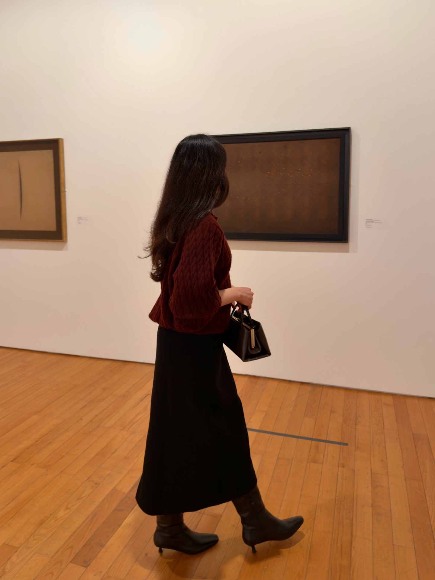 Museum days
.
.
Winter mood, Chic Winter outfit, Burgundy winter look, Winter outfits, Minimal chic style