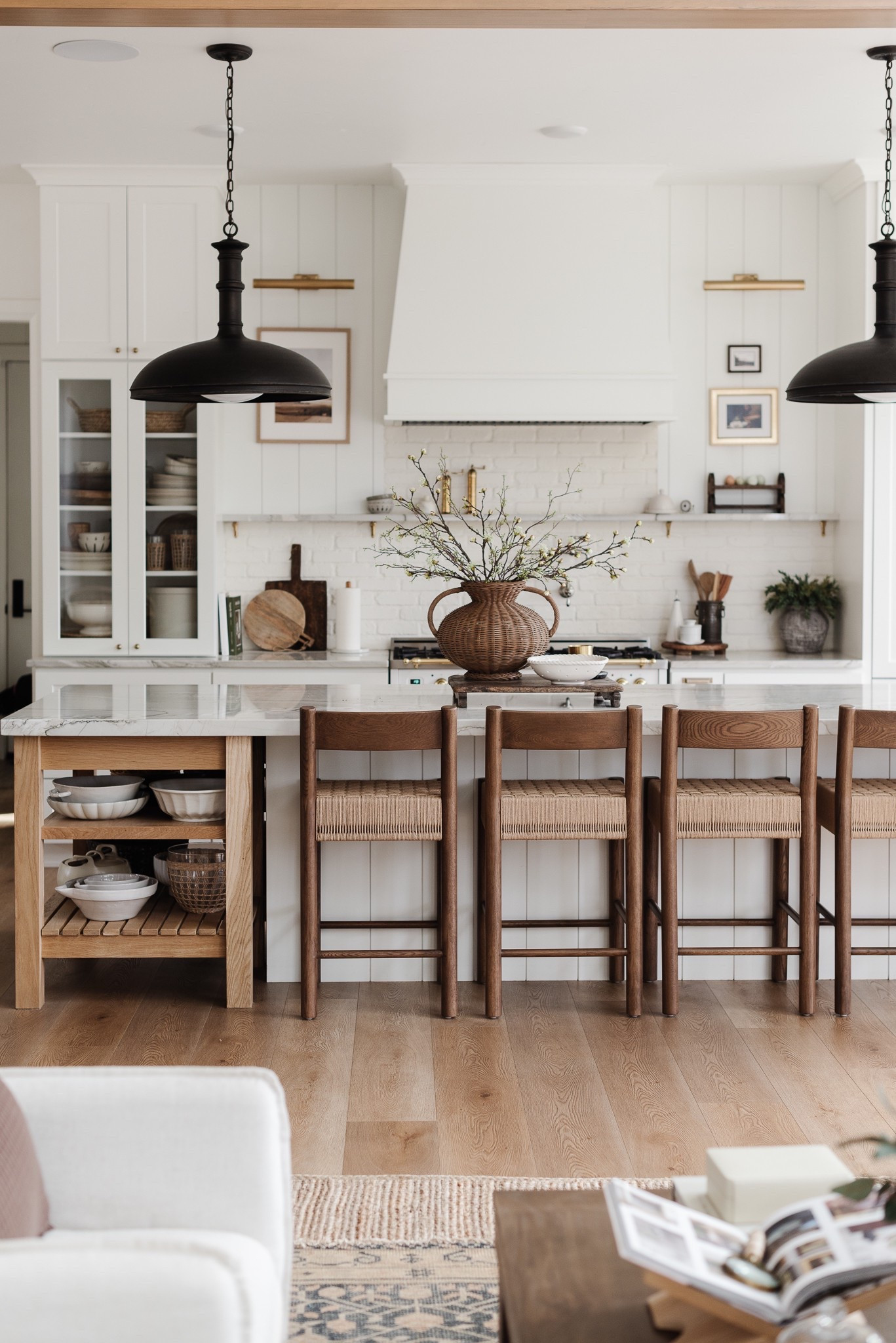 Obsessing over our new counter stools from Hati Home 😍

Kitchen, counters, vase, spring, Faux stems, kitchen, decor 

#LTKHome #LTKStyleTip