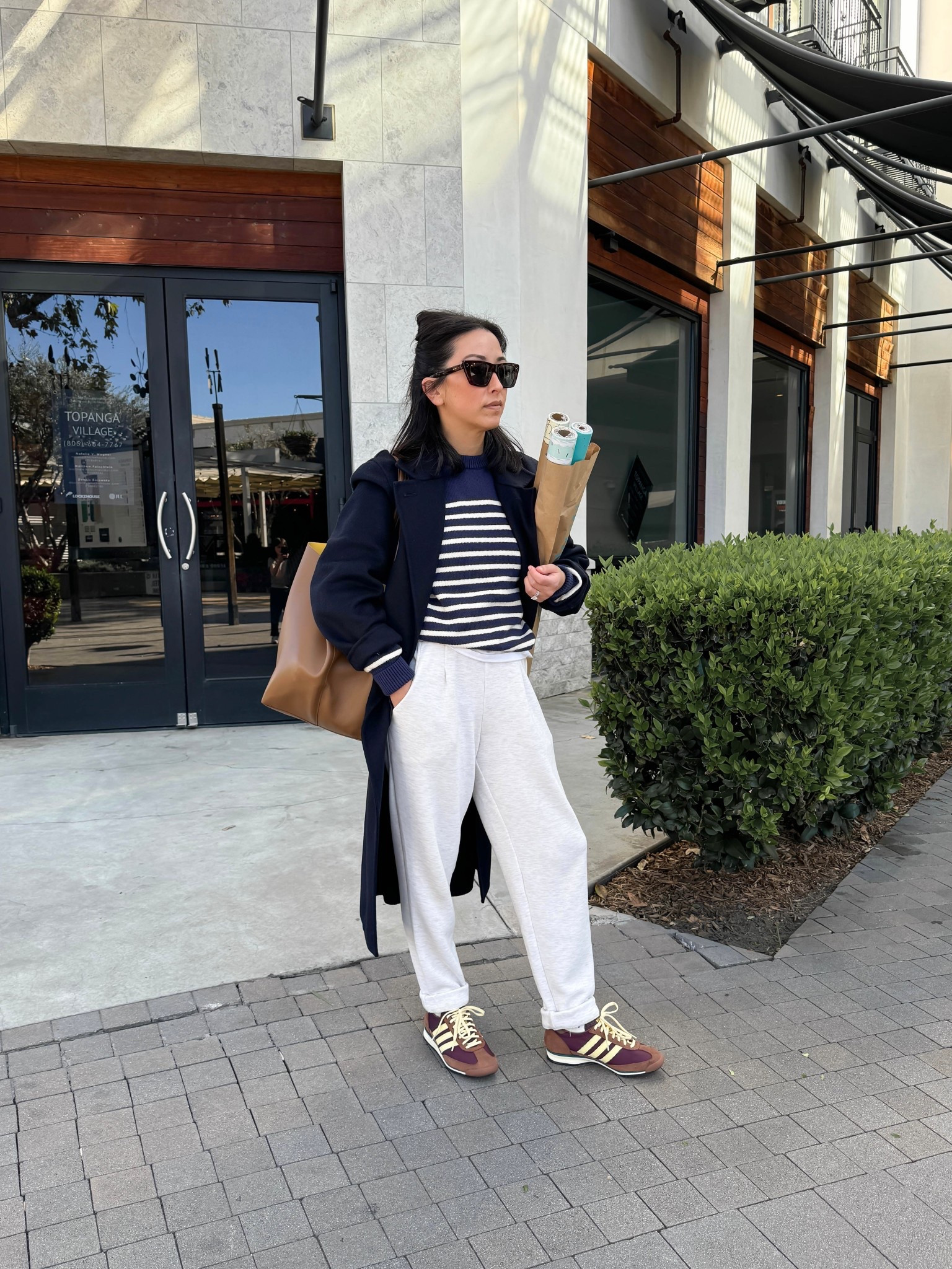 Varley rolled cuff pants multiple ways. A wardrobe staple of mine for years. Comfortable, elevated & great quality. 

Aritzia The One Coat xs
Minnow Sweater medium
Varley Rolled Cuffed pants xs 26" inseam
Adidas SL72 sneakers 5, run big.
Mansur Gavriel Tote
Celine sunglasses

Petite style, fall outfits, winter outfits, athleisure 

#LTKPetite #LTKHoliday #LTKSeasonal