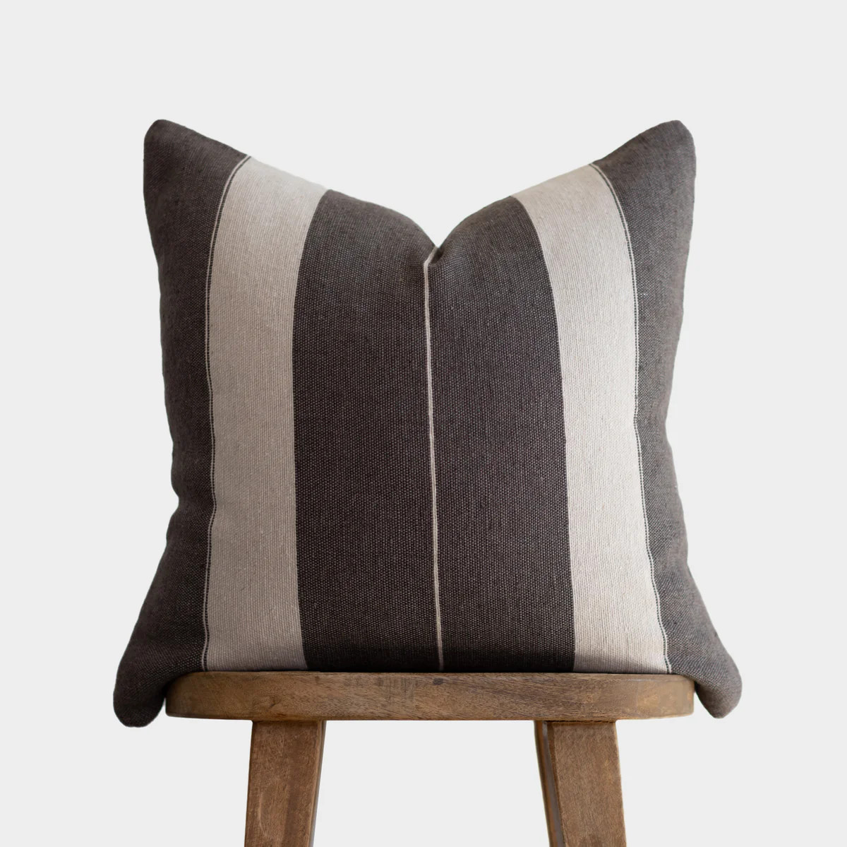 Eli- 22" | 26" Moroccan Pillow Cover | Woven Nook