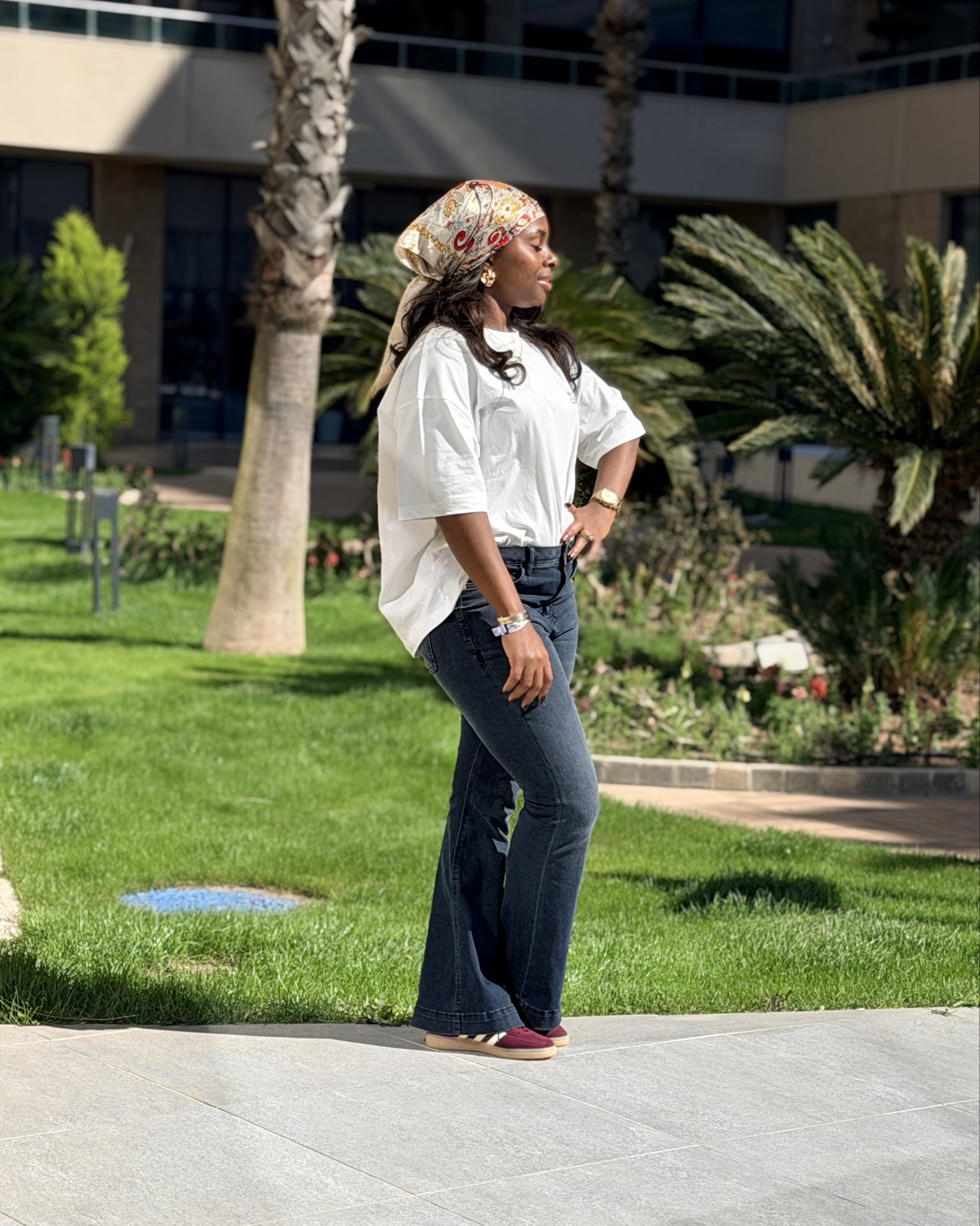 Keeping it simple but elevated 🤍
Flare jeans + structured tee = timeless combo.

Shop this effortless everyday look below ✨
Perfect for brunch, errands, or a relaxed workday.


#LTKFashionMonth #LTKstyletip #LTKspring