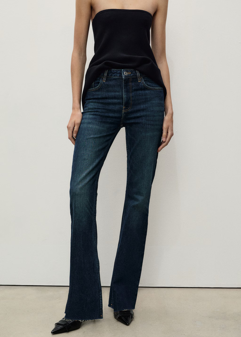 Fiona flared mid-rise jeans - Women | MANGO USA | Mango (US/MX/AU)