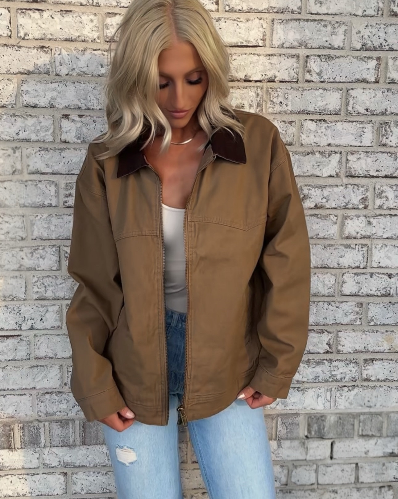 If you need me this fall… I’ll be in this barn jacket. 🤎🍂

@willowchicboutique 

code : ashc20 to save

#fallstyle #barnjacket #willowboutique 
#fallfashion #cozyseason
