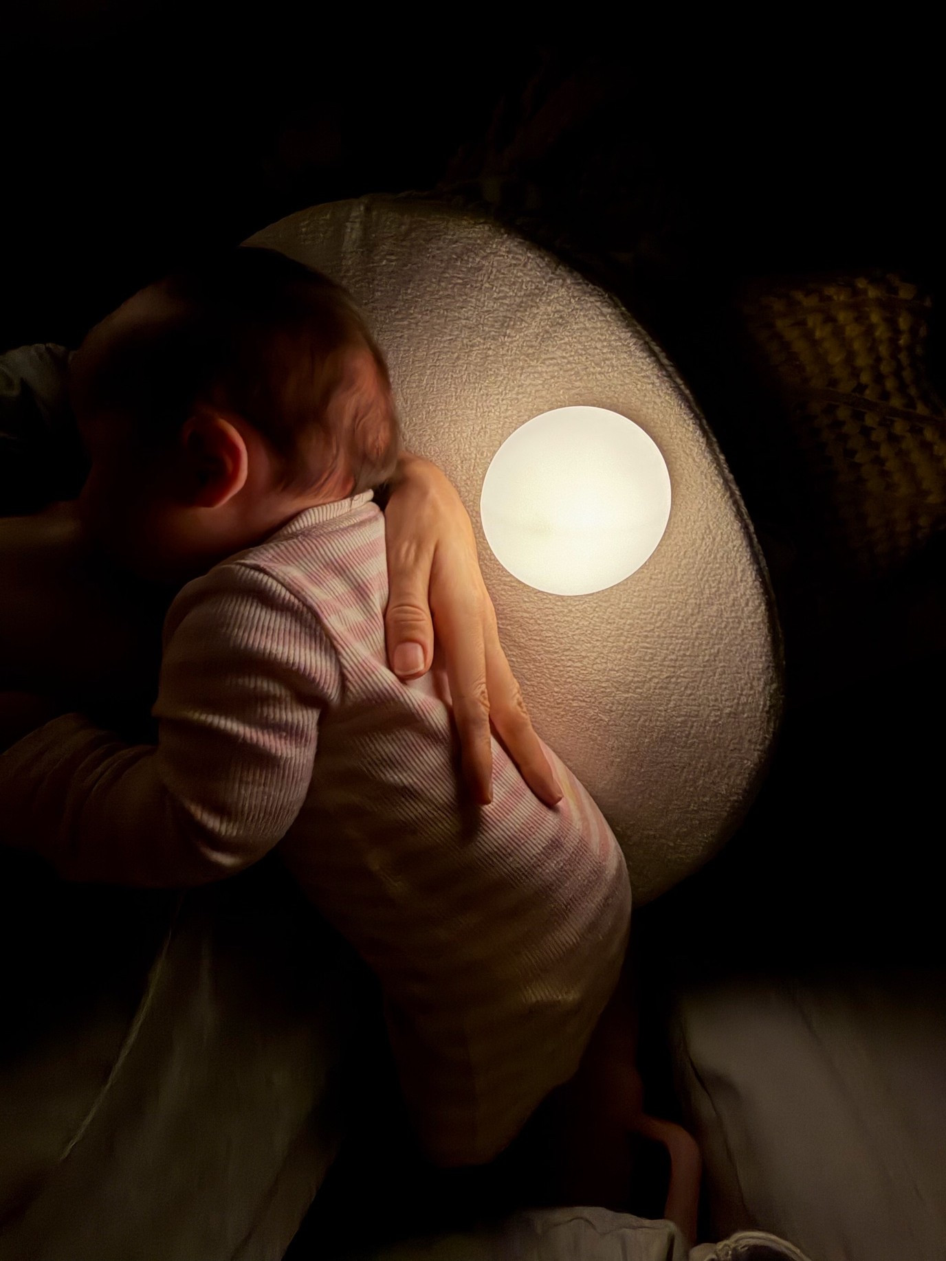 my perfect night feed setup to ensure Stella stays sleepy 😴 

#LTKnightfeed #LTKmom

#LTKbaby