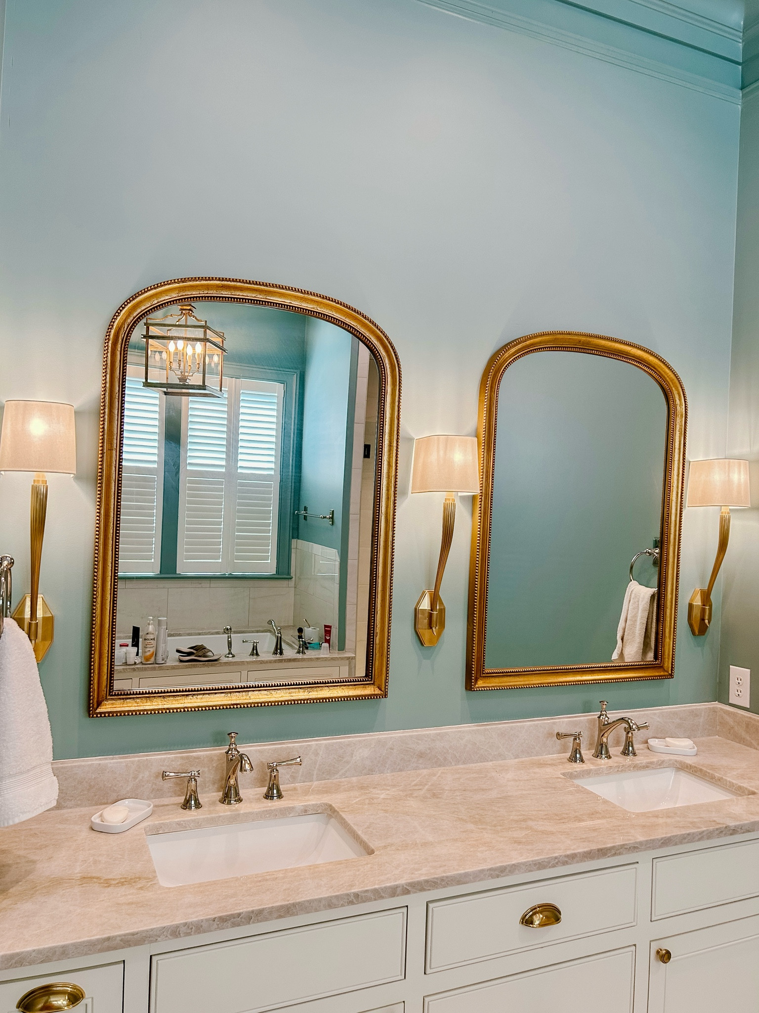 Bathroom mirror
Gold arched antique style
Mirror 

#LTKSaleAlert #LTKHome