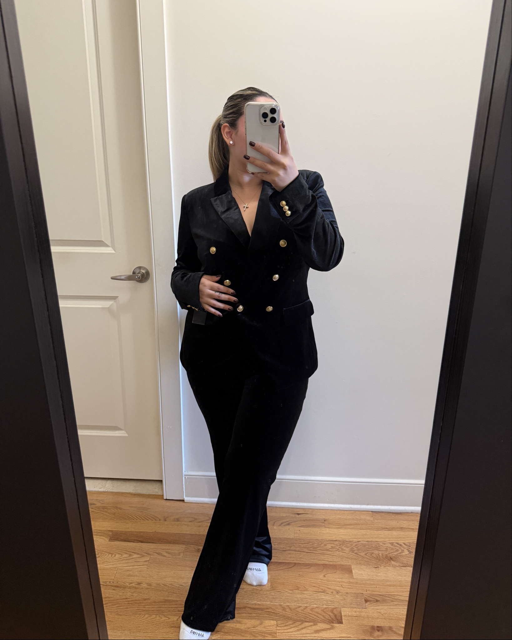 Macy’s Holiday Finds😍❤️

Velvet Blazer: size L (could’ve size down to M) 
Pants: L(10) 
Denim Top: L 
Pants: 31(no stretch) 
Black dress: 10 

#LTKHoliday #LTKSeasonal #LTKMidsize