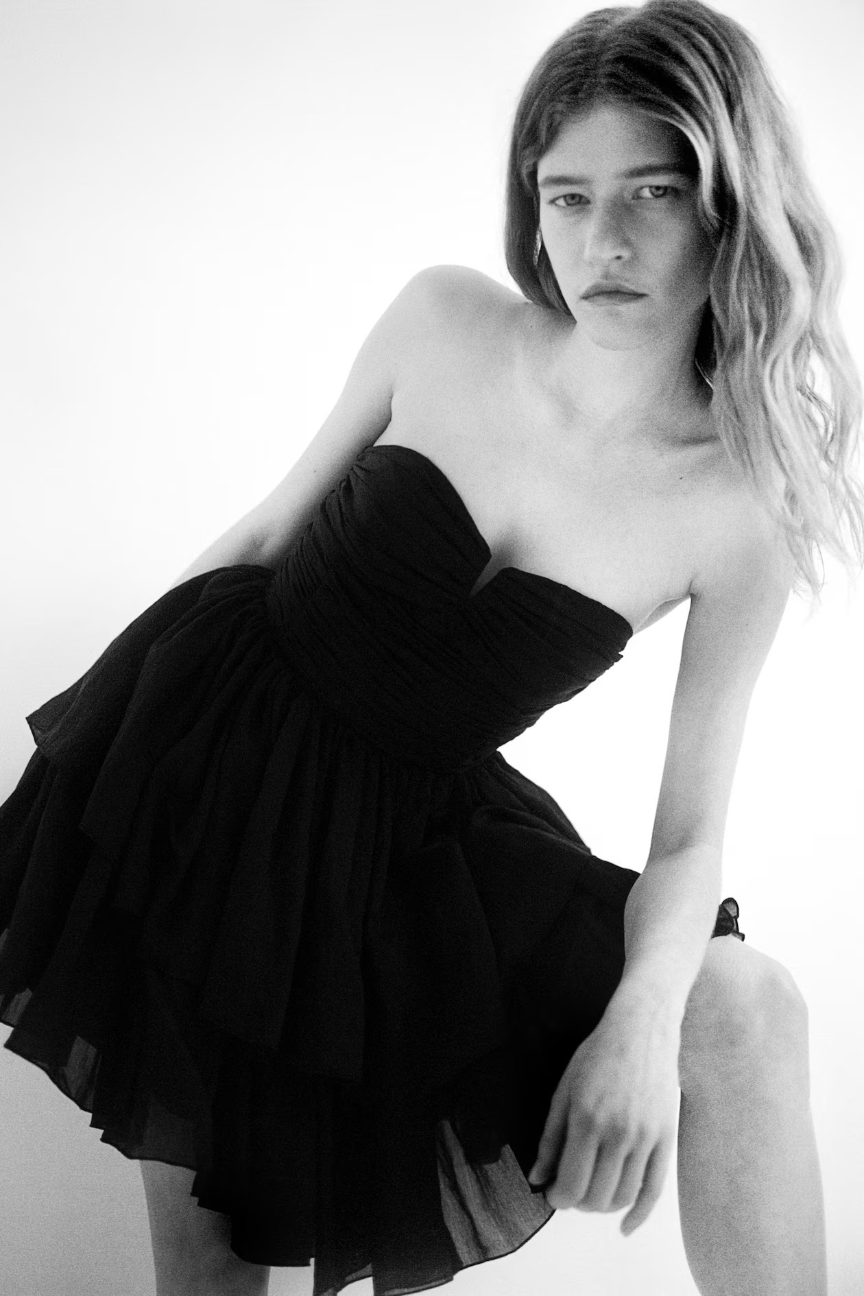 Ausgestelltes Bandeau-Kleid - Schwarz - Ladies | H&M AT | H&M (DE, AT, CH, NL, FI)