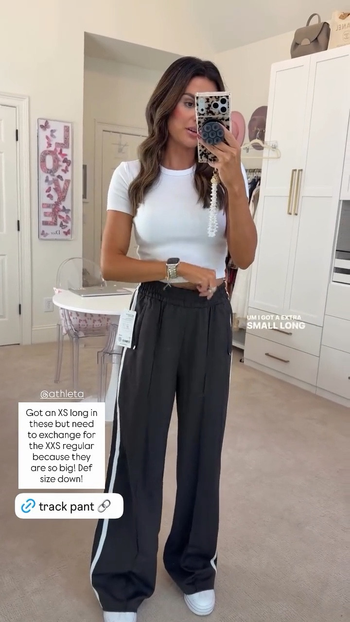 Trending gifts are 30-50% off at Athleta! 🙌🏻

Top is 25% off at Aerie!

Can you tell I’m obsessed with chocolate brown? 

Got an XS long in these but need to exchange for the XXS regular because they are so big! Def size down!  

#LTKHoliday #LTKFindsUnder100 #LTKSaleAlert