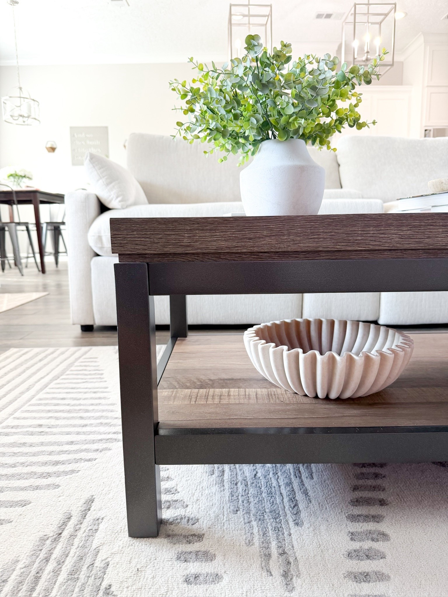 It was time for a little living room refresh in our house - loving these new home accents. Some faux greenery and an accent bowl helped to create a new feel.

//
Home accents 
Faux greenery 
Accent bowls
Decorative bowls
Living room refresh
Vases 

#LTKHome #LTKdayinmylife