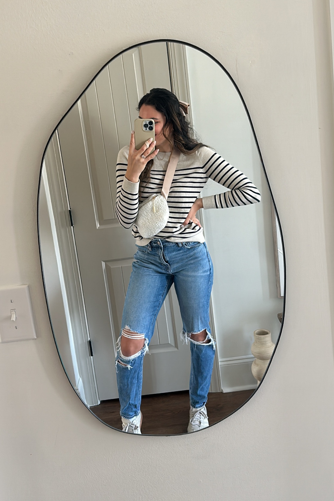 Outfit of the day! 

Casual fit- jeans- mom jeans- sweater- belt bag- sambas- mom fit- casual fit- everyday outfit 

#LTKstyletip #LTKitbag #LTKbeauty