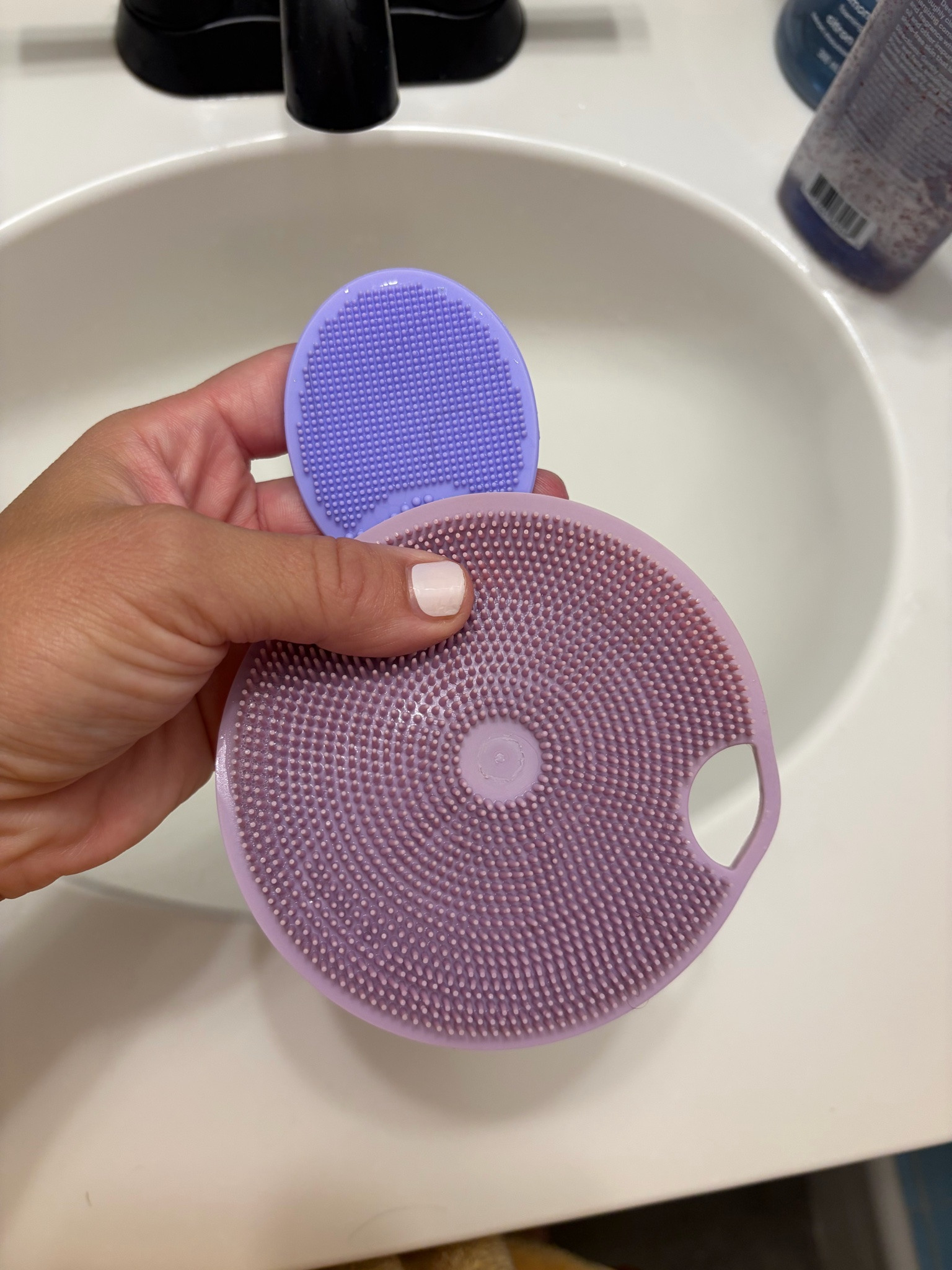 Skincare - I love these scrubbers and use them on the daily.  They’re very price friendly and I like how they feel on my skin. 


#skincare #exfoliating #facescrubber #bodyscrubber #under10 #boieusa @Target

#LTKBeauty #LTKmomlife #LTKdayinmylife #LTKselfcare #LTKU #LTKOver40