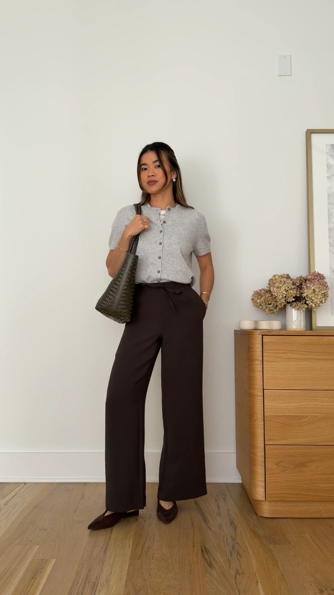 The perfect chocolate brown pant from @Aritzia! I love that it’s petite friendly.

Sizing info:
-Aritzia Bare Cashmere Noteworthy Shortsleeve Cardigan (Size Small in Heather Chrome)
-Aritzia The Lodge Pant Crepette (Size 2XS Short in Cacao Nib Brown)
-Aritzia HomeStretch Smooth Tune T-Shirt (Size Small in White) 


Aritzia best sellers, best pieces from Aritzia for petite, Aritzia pants for petite, what pants from Aritzia will fit if youre petite, Petite style guide, how to dress if you’re petite, Petite style, petite fashion, mom outfit, mom style, petite pants, petite outfit ideas, petite outfits, best pants for petite, petite lodge pants, fall style, fall outfits, autumn outfit, vacation outfits, Aritzia trousers for petite, Aritzia try on, fall sweater, aritzia sweater

#LTKootd #LTKSeasonal #LTKPetite