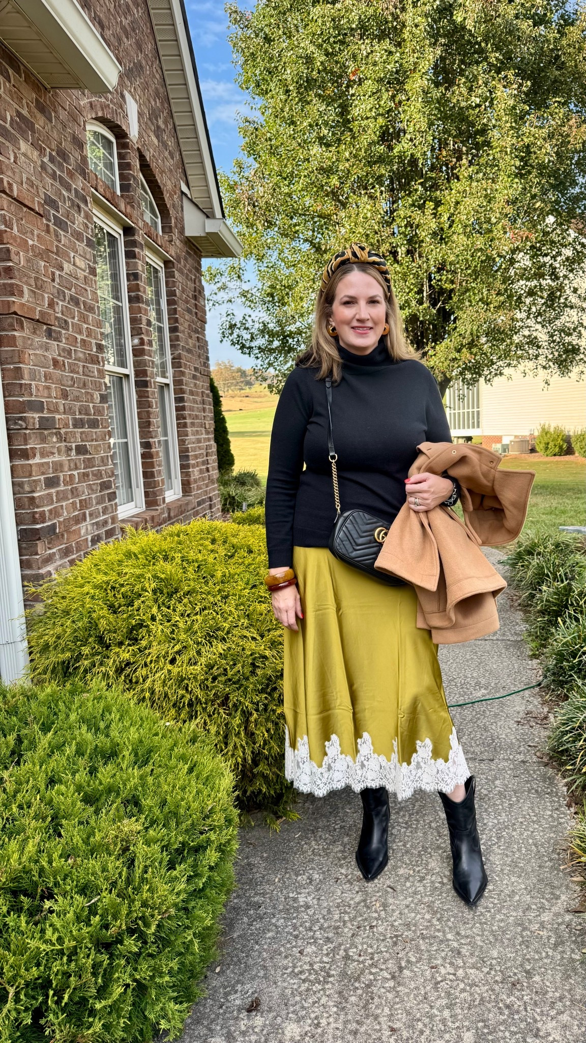 Chartreuse color crush this fall 

#LTKMidsize #LTKTall #LTKOver40