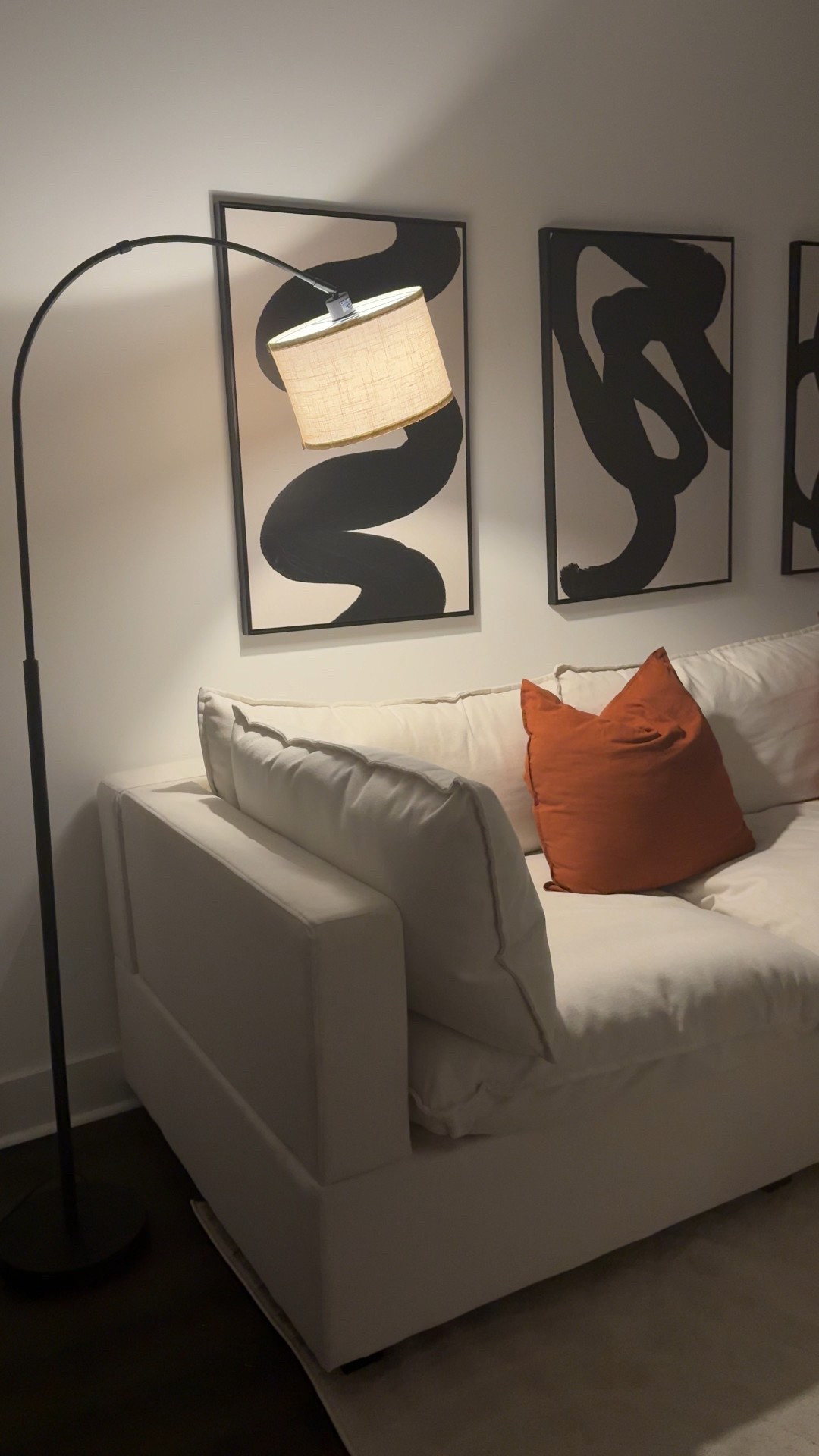 My apartment at night is the perfect cozy fall vibe. The floor lamp from Amazon really makes perfect mood lighting. 


#LTKSeasonal #LTKStyleTip #LTKHome