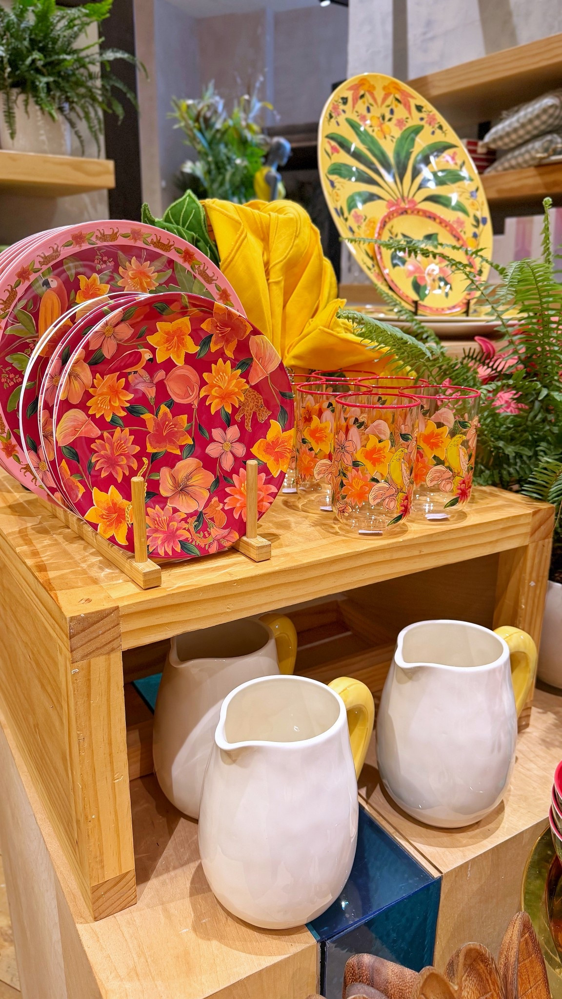 Farm Rio x Anthropologie Exclusive Home Collection

So excited to see some New Kitchen & Home Decor Finds!

Summer decor, tropical decor, housewarming gifts, bachelorette gift, drink shaker, candles, glassware, bar tray, home finds, Anthro, kitchenware, housewares

#LTKFamily #LTKFindsUnder50 #LTKStyleTip #LTKHome #LTKSeasonal #LTKfoodie