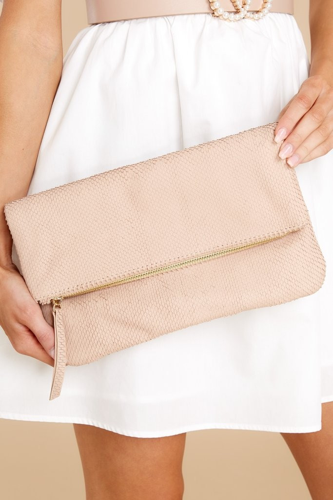 Serpentine's Calling Nude Clutch | Red Dress 